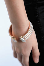 Load image into Gallery viewer, SEMI STRETCH RHINESTONE BRACELET
