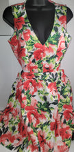 Load image into Gallery viewer, Floral skater dress

